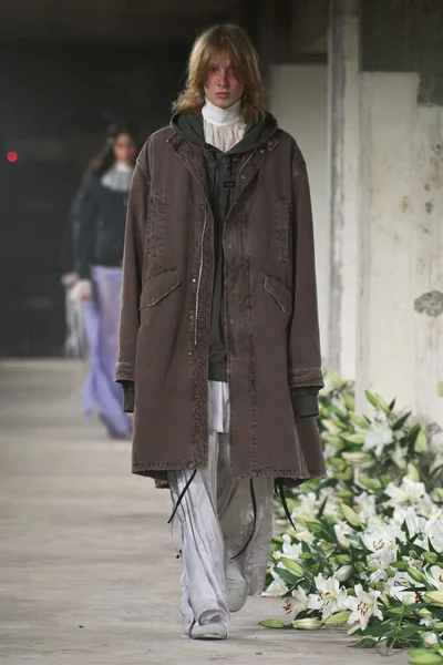Look 29